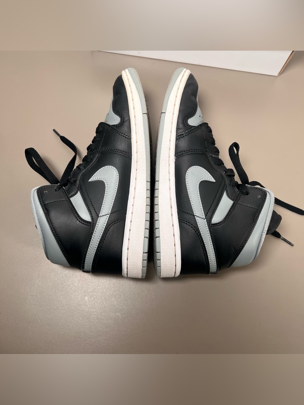 Nike Air Jordan 1 Mid Shadow Black Grey White BQ6472-007 Women's Size 6.5 - Picture 2 of 8